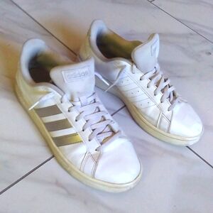 Woman's Adidas sneakers size 8 1/2 men